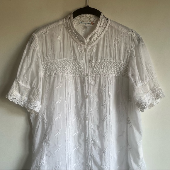 Johnny Was Short Sleeve Button Up Shirt Medium in White Eyelet Lace Embroidered - Picture 4 of 11